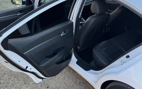 Hyundai Elantra VI рестайлинг, 2019 год, 1 650 000 рублей, 6 фотография