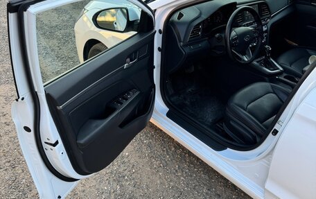Hyundai Elantra VI рестайлинг, 2019 год, 1 650 000 рублей, 5 фотография