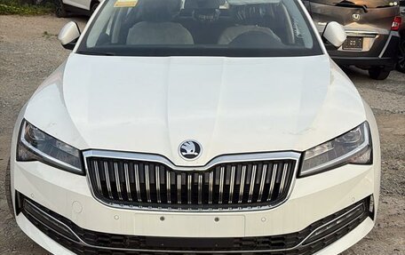 Skoda Superb III рестайлинг, 2025 год, 3 000 000 рублей, 2 фотография