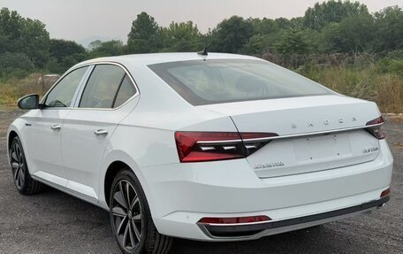 Skoda Superb III рестайлинг, 2025 год, 3 000 000 рублей, 3 фотография