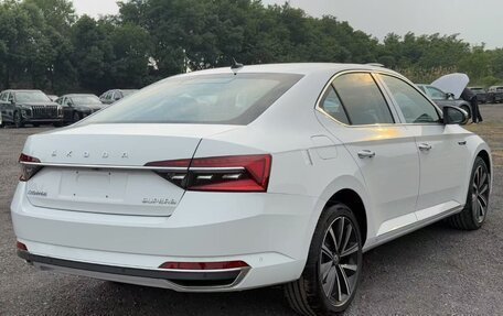 Skoda Superb III рестайлинг, 2025 год, 3 000 000 рублей, 5 фотография