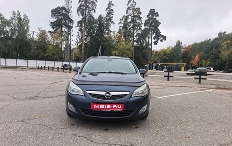 Opel Astra J, 2010 год, 750 000 рублей, 1 фотография