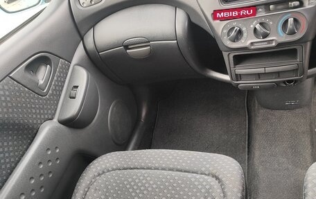 Toyota FunCargo, 2004 год, 570 000 рублей, 10 фотография