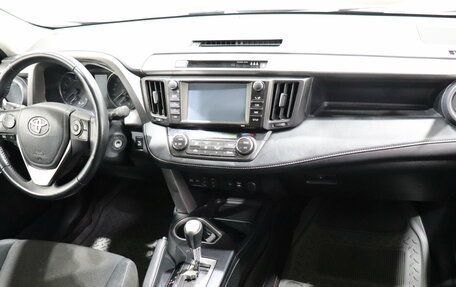 Toyota RAV4, 2017 год, 2 080 000 рублей, 15 фотография