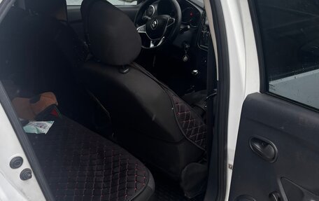 Renault Logan II, 2019 год, 750 000 рублей, 6 фотография