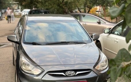 Hyundai Solaris II рестайлинг, 2011 год, 610 000 рублей, 2 фотография