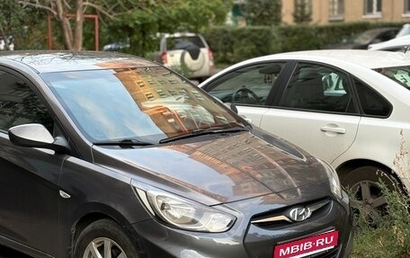 Hyundai Solaris II рестайлинг, 2011 год, 610 000 рублей, 6 фотография