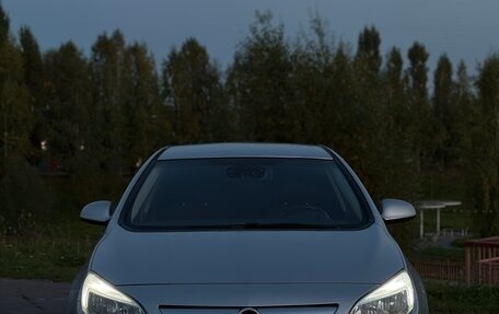 Opel Astra J, 2010 год, 575 000 рублей, 2 фотография