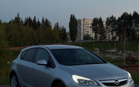 Opel Astra J, 2010 год, 575 000 рублей, 3 фотография