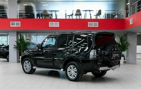 Mitsubishi Pajero IV, 2013 год, 1 790 000 рублей, 4 фотография