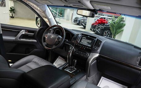 Toyota Land Cruiser 200, 2009 год, 2 450 000 рублей, 5 фотография