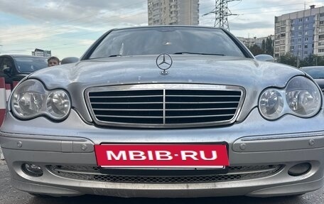 Mercedes-Benz C-Класс, 2003 год, 620 000 рублей, 39 фотография