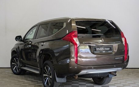 Mitsubishi Pajero Sport III рестайлинг, 2017 год, 3 100 000 рублей, 2 фотография
