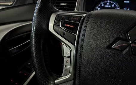 Mitsubishi Pajero Sport III рестайлинг, 2017 год, 3 100 000 рублей, 16 фотография