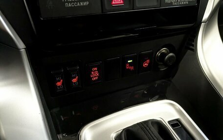 Mitsubishi Pajero Sport III рестайлинг, 2017 год, 3 100 000 рублей, 13 фотография