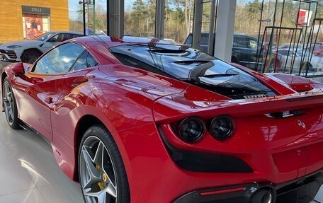 Ferrari F8, 2021 год, 27 000 000 рублей, 2 фотография