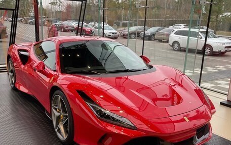 Ferrari F8, 2021 год, 27 000 000 рублей, 3 фотография