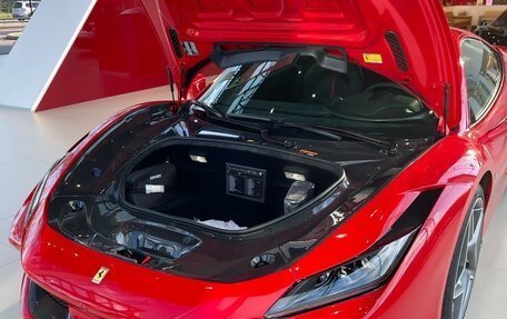 Ferrari F8, 2021 год, 27 000 000 рублей, 10 фотография