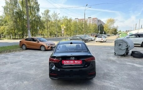 Hyundai Solaris II рестайлинг, 2017 год, 1 050 000 рублей, 5 фотография