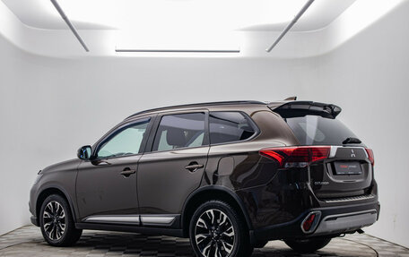 Mitsubishi Outlander III рестайлинг 3, 2022 год, 2 274 000 рублей, 7 фотография