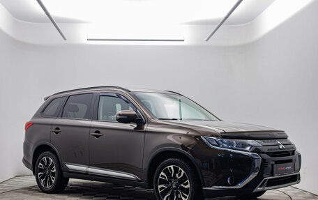 Mitsubishi Outlander III рестайлинг 3, 2022 год, 2 274 000 рублей, 3 фотография