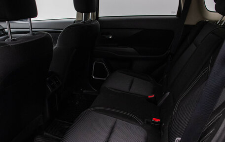 Mitsubishi Outlander III рестайлинг 3, 2022 год, 2 274 000 рублей, 11 фотография