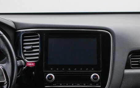 Mitsubishi Outlander III рестайлинг 3, 2022 год, 2 274 000 рублей, 14 фотография