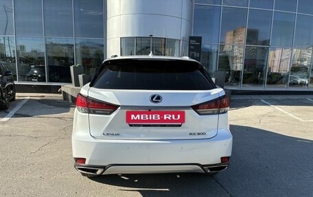 Lexus RX IV рестайлинг, 2020 год, 4 390 000 рублей, 6 фотография