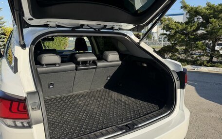 Lexus RX IV рестайлинг, 2020 год, 4 390 000 рублей, 30 фотография
