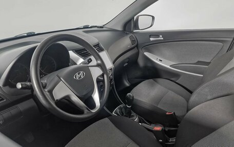 Hyundai Solaris II рестайлинг, 2011 год, 605 000 рублей, 14 фотография