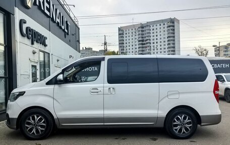 Hyundai H-1 II рестайлинг, 2018 год, 2 600 000 рублей, 8 фотография