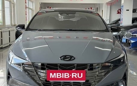 Hyundai Elantra, 2022 год, 1 800 000 рублей, 2 фотография