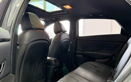 Hyundai Elantra, 2022 год, 1 800 000 рублей, 12 фотография