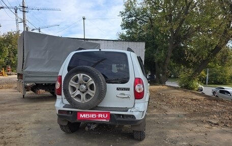 Chevrolet Niva I рестайлинг, 2014 год, 610 000 рублей, 3 фотография