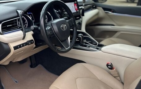 Toyota Camry, 2022 год, 3 300 000 рублей, 8 фотография