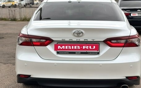 Toyota Camry, 2022 год, 3 300 000 рублей, 4 фотография