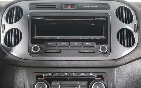 Volkswagen Tiguan II, 2018 год, 2 209 000 рублей, 15 фотография