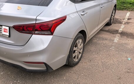 Hyundai Solaris II рестайлинг, 2017 год, 980 000 рублей, 6 фотография