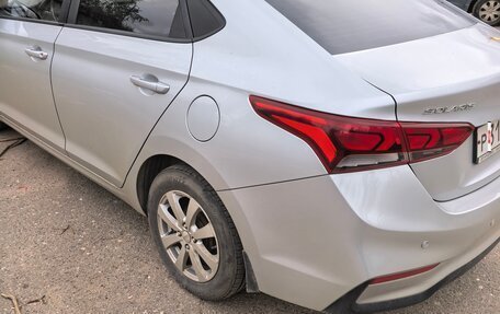 Hyundai Solaris II рестайлинг, 2017 год, 980 000 рублей, 5 фотография