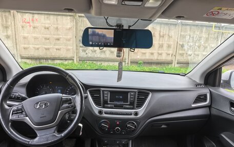 Hyundai Solaris II рестайлинг, 2017 год, 980 000 рублей, 10 фотография