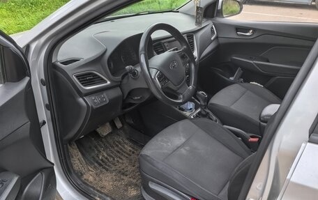 Hyundai Solaris II рестайлинг, 2017 год, 980 000 рублей, 8 фотография