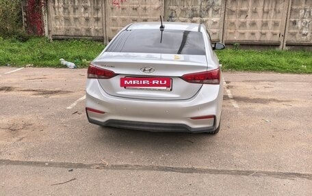 Hyundai Solaris II рестайлинг, 2017 год, 980 000 рублей, 3 фотография