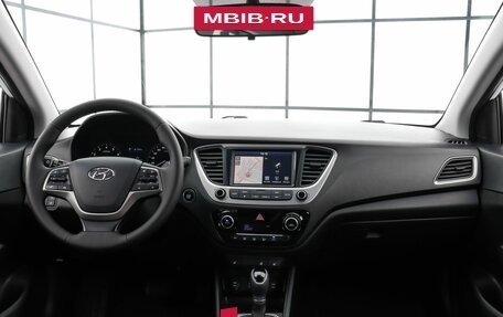 Hyundai Solaris II рестайлинг, 2018 год, 1 590 000 рублей, 12 фотография