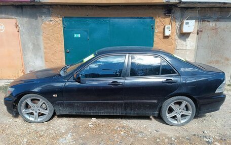 Toyota Altezza, 1999 год, 550 000 рублей, 2 фотография