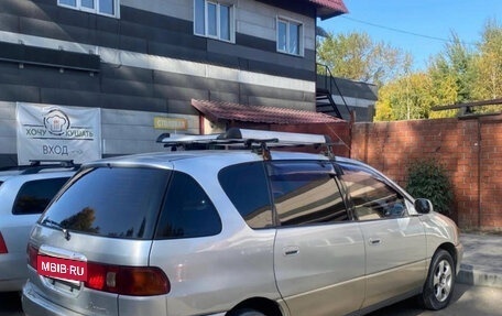 Toyota Ipsum II, 2000 год, 550 000 рублей, 3 фотография