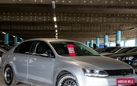Volkswagen Jetta VI, 2013 год, 999 000 рублей, 2 фотография