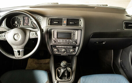 Volkswagen Jetta VI, 2013 год, 999 000 рублей, 5 фотография