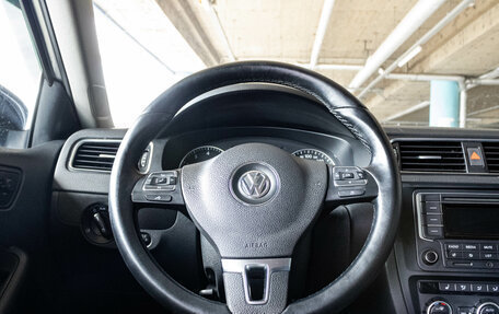 Volkswagen Jetta VI, 2013 год, 999 000 рублей, 6 фотография