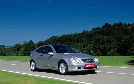 Mercedes-Benz C-Класс, 2003 год, 690 000 рублей, 1 фотография
