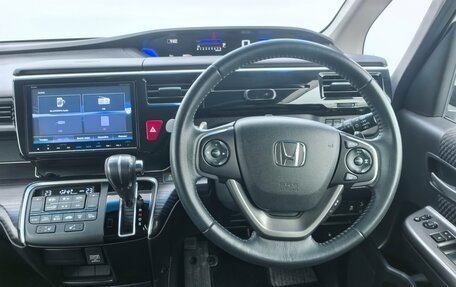 Honda Stepwgn IV, 2017 год, 1 850 000 рублей, 12 фотография